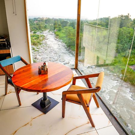 Aachman River And Valley View Resort Dharamshala - A Riverside Resort With Balcony View Eksteriør billede