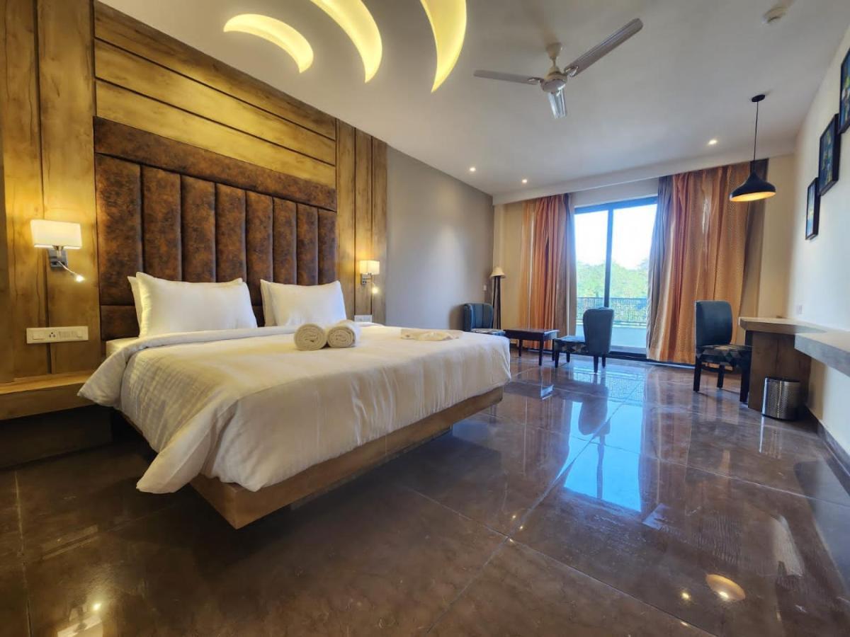 Aachman River And Valley View Resort Dharamshala - A Riverside Resort With Balcony View Eksteriør billede