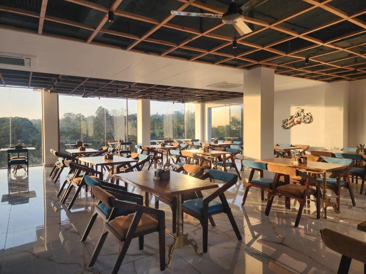Aachman River And Valley View Resort Dharamshala - A Riverside Resort With Balcony View Eksteriør billede