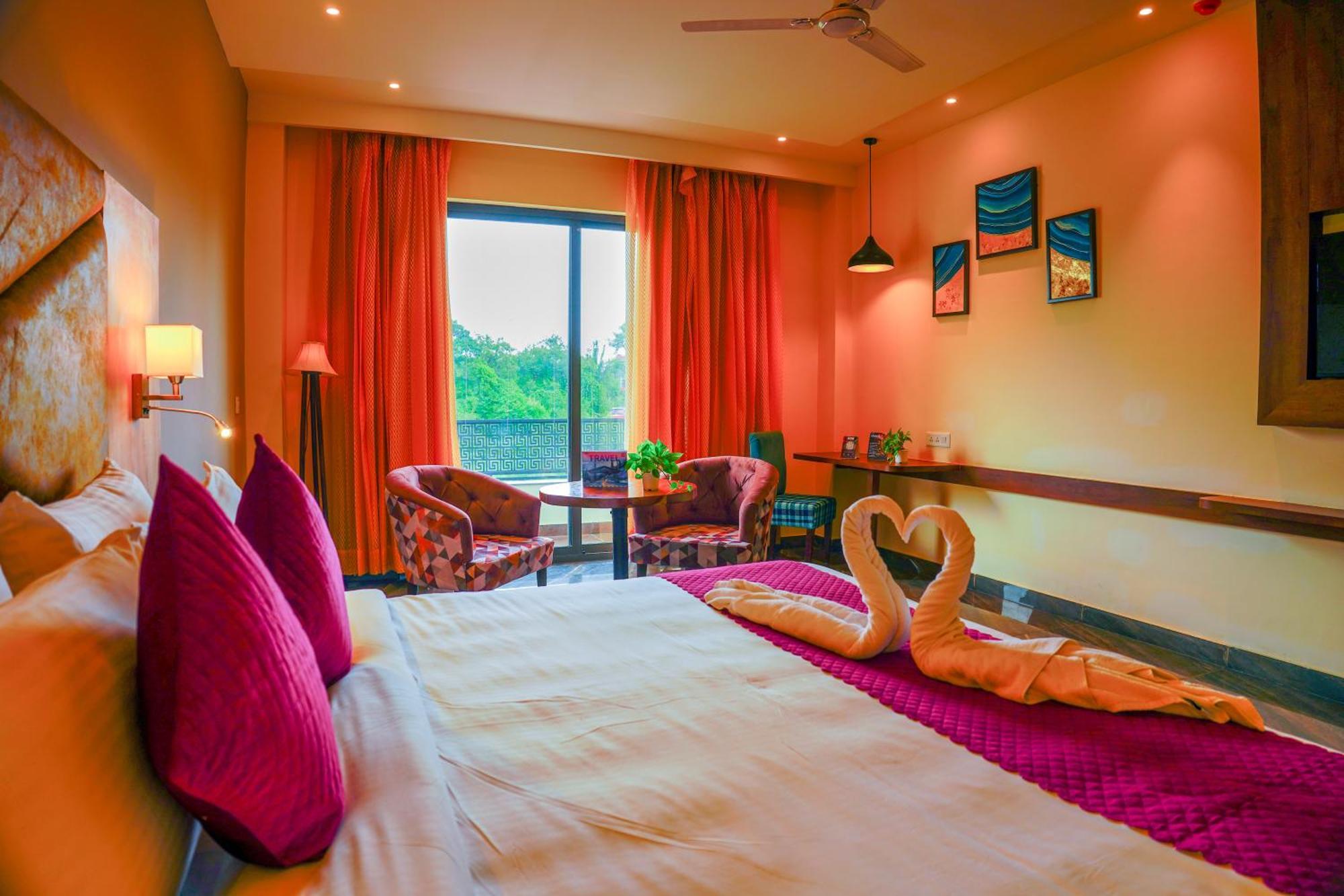 Aachman River And Valley View Resort Dharamshala - A Riverside Resort With Balcony View Eksteriør billede