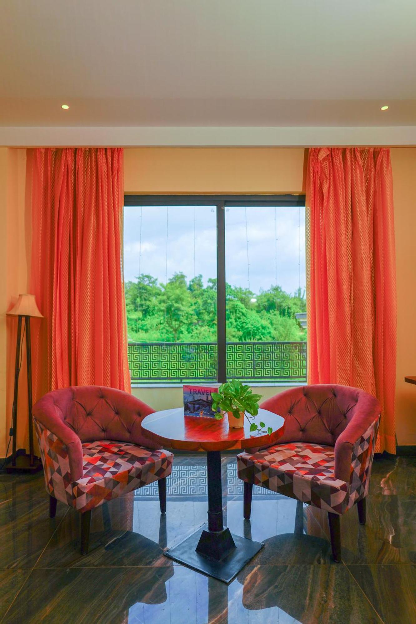 Aachman River And Valley View Resort Dharamshala - A Riverside Resort With Balcony View Eksteriør billede
