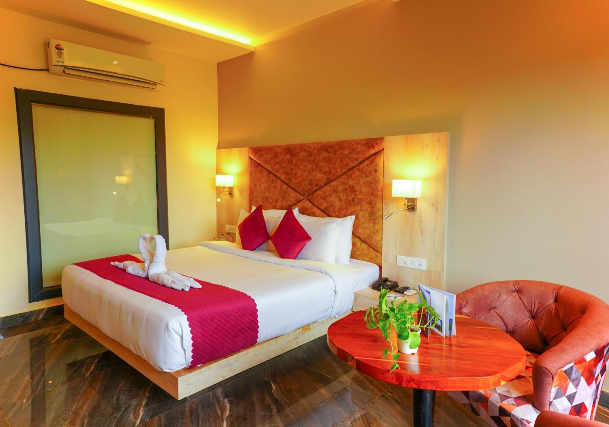 Aachman River And Valley View Resort Dharamshala - A Riverside Resort With Balcony View Eksteriør billede