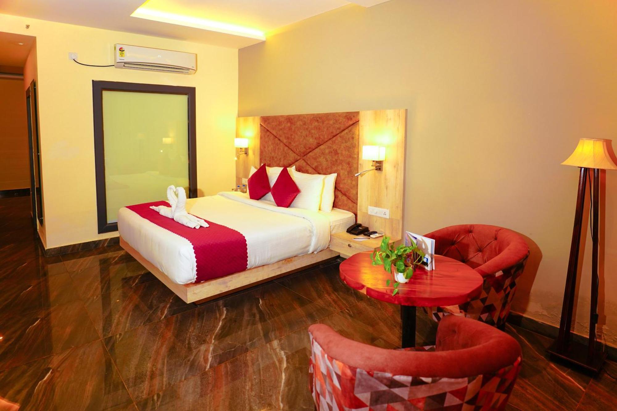 Aachman River And Valley View Resort Dharamshala - A Riverside Resort With Balcony View Eksteriør billede